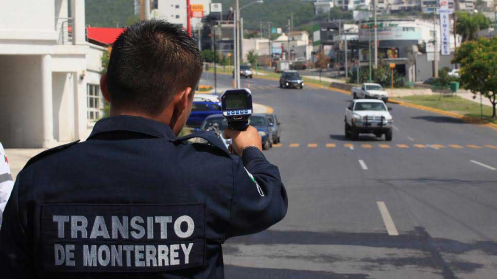 Adrián De La Garza Implementa Operativo De Seguridad Tras Reunión Con Vecinos De Col. San Jerónimo. - Apoyo Regio