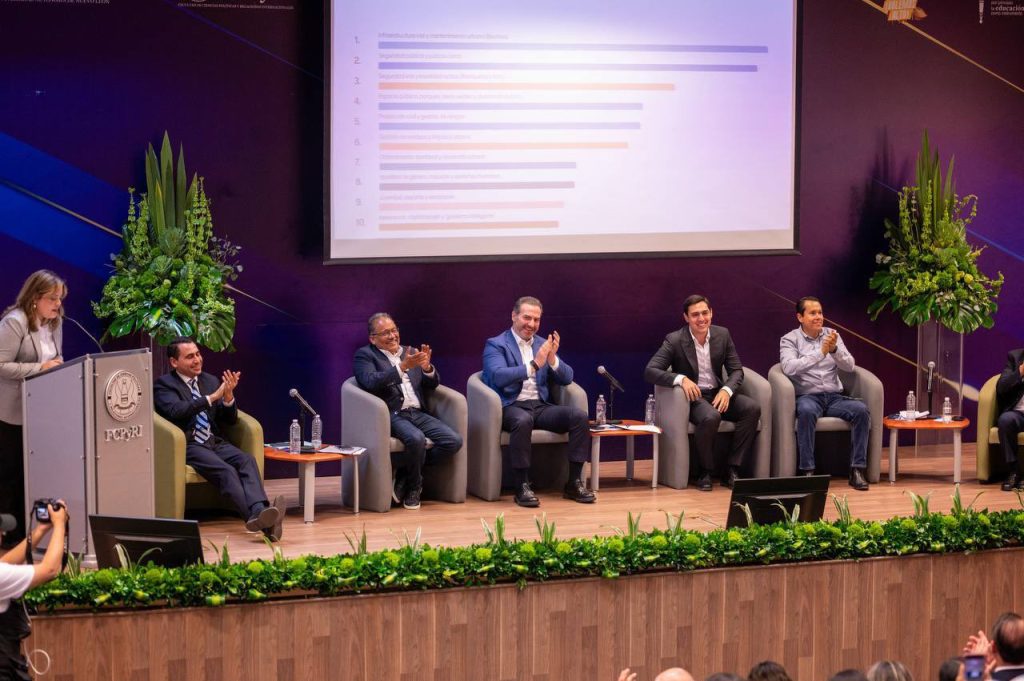 Foro-universitario-uanl-desafíos-municipales-alcalde-de-monterrey