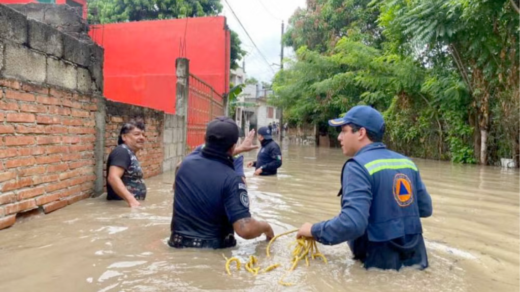 Apoyo a Veracruz - Apoyo Regio Apoyo a Veracruz, Donaciones, Centro De Acopio, Lluvias, Ayuda Humanitaria