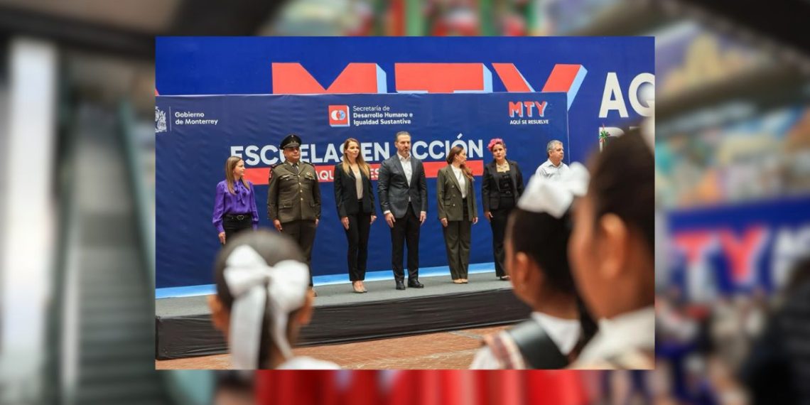 Banderas-de-méxico-ceremonia-cívica-de-monterrey-para-escuelas-públicas - Apoyo Regio