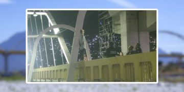 Apoyo Regio Policía De Monterrey Evita Que Mujer Se Lance Del Puente Del Papa - Apoyo Regio Mujer-puente-del-papa-policÍa - Apoyo Regio