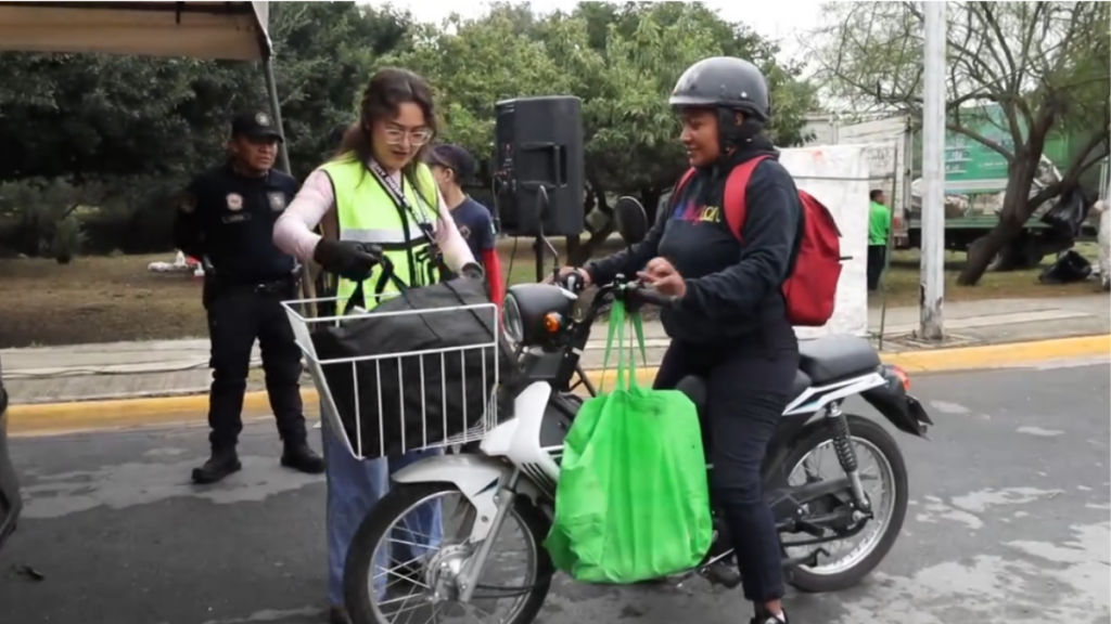 Escobedo-recicla-drive-thru-cuidado-ambiental-residuos