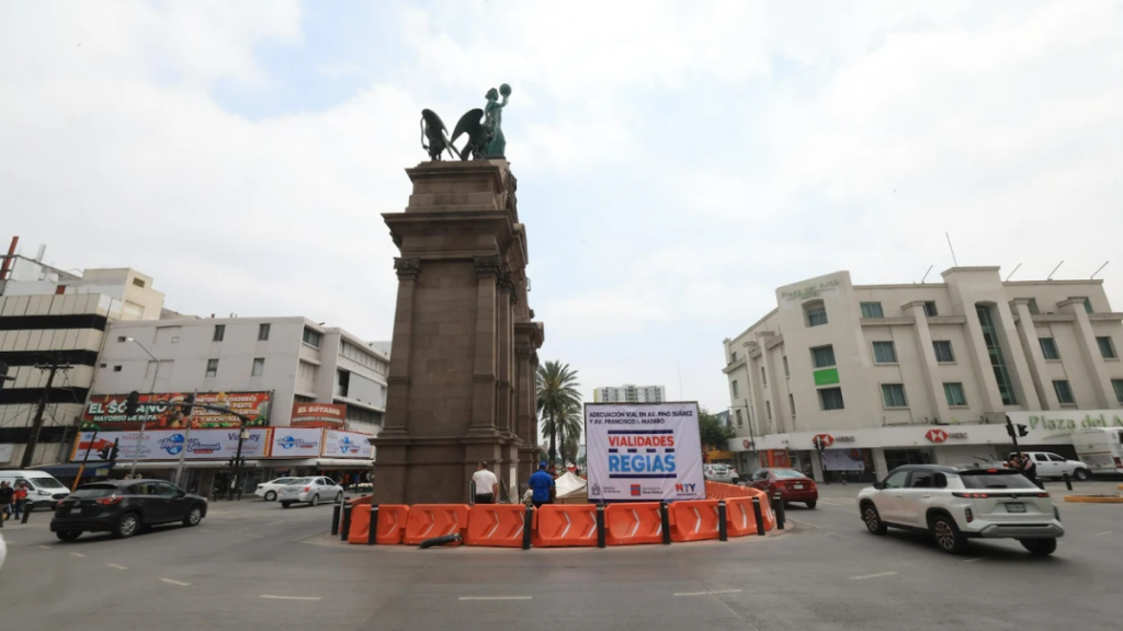 Municipio Abre Dos Carriles Para Mejorar El Flujo De Automoviles En El Monumento De Pino Suárez