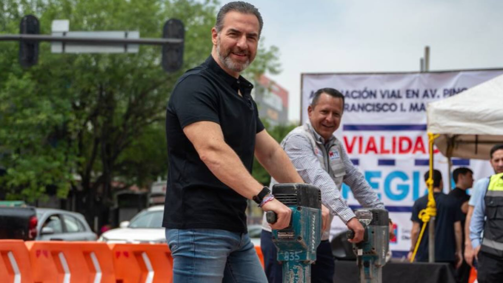 Realizan Obra Para Abrir Dos Carriles Más En Monterrey